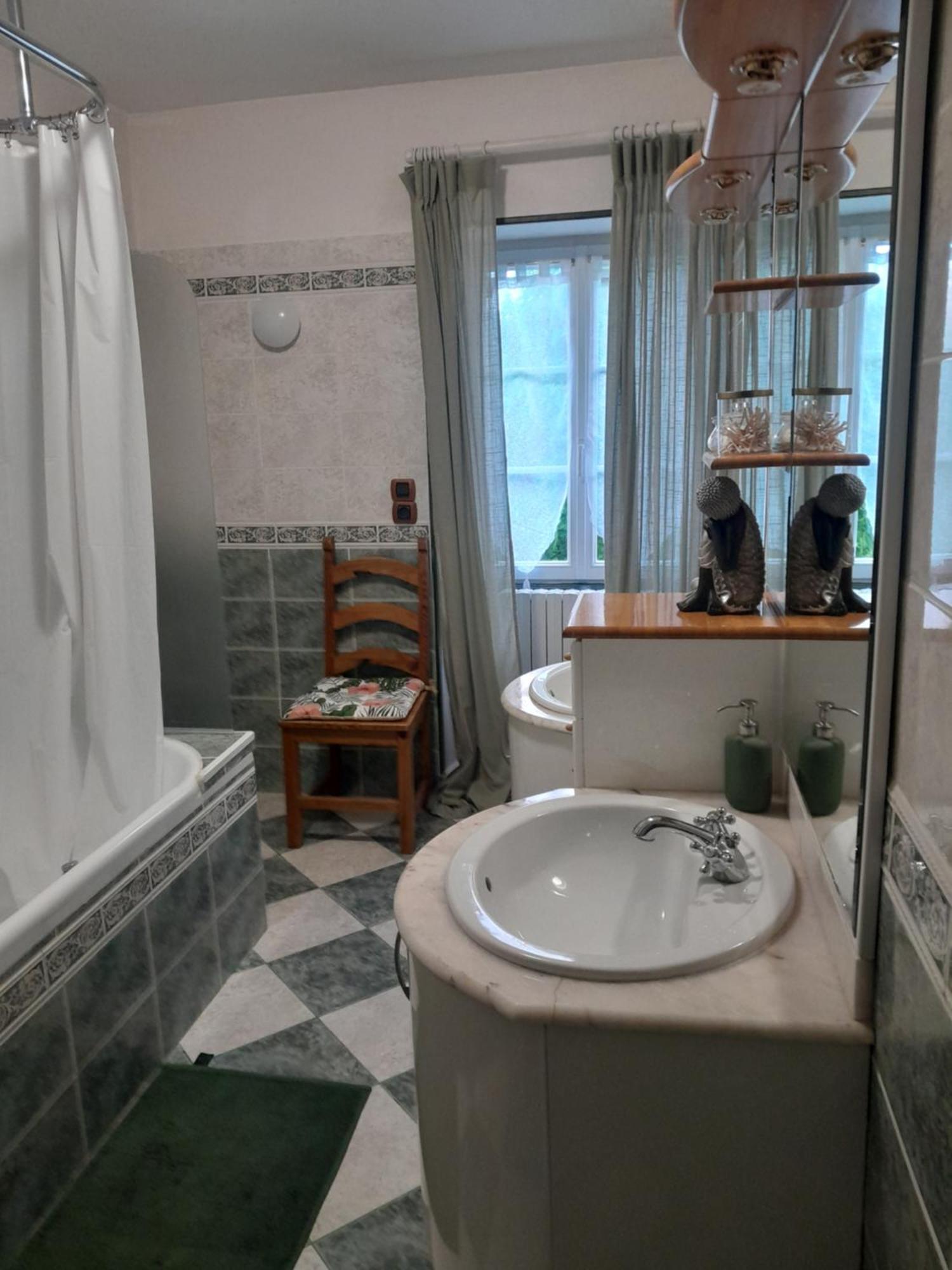 La Charentaise Des Lilas Saint-Léger Εξωτερικό φωτογραφία